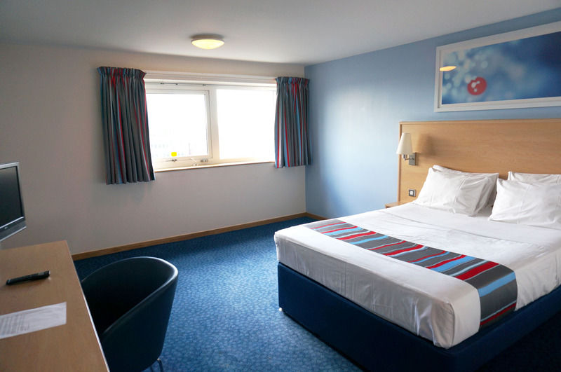 Travelodge Croydon Central エクステリア 写真