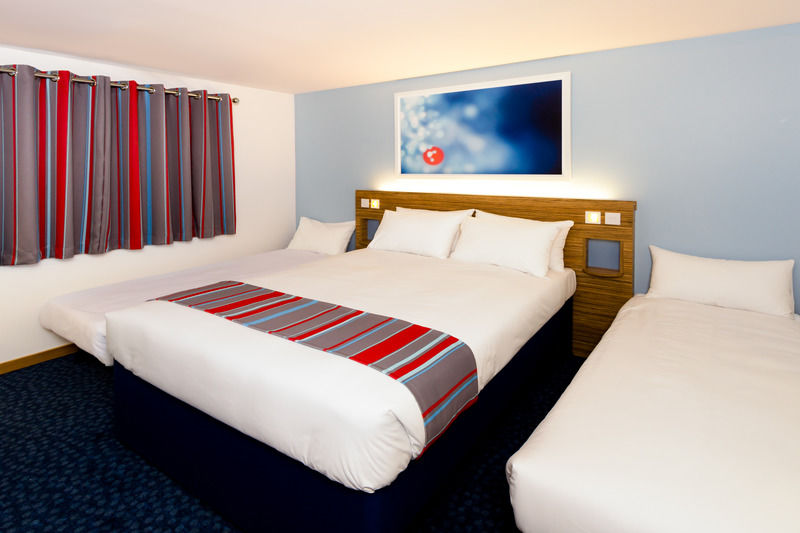 Travelodge Croydon Central エクステリア 写真