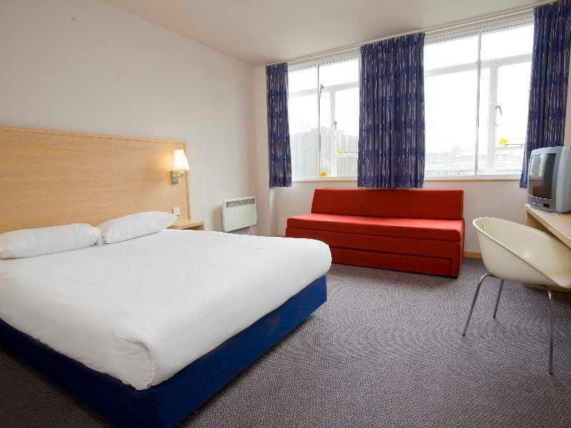 Travelodge Croydon Central エクステリア 写真