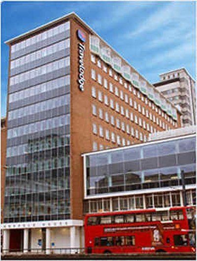 Travelodge Croydon Central エクステリア 写真