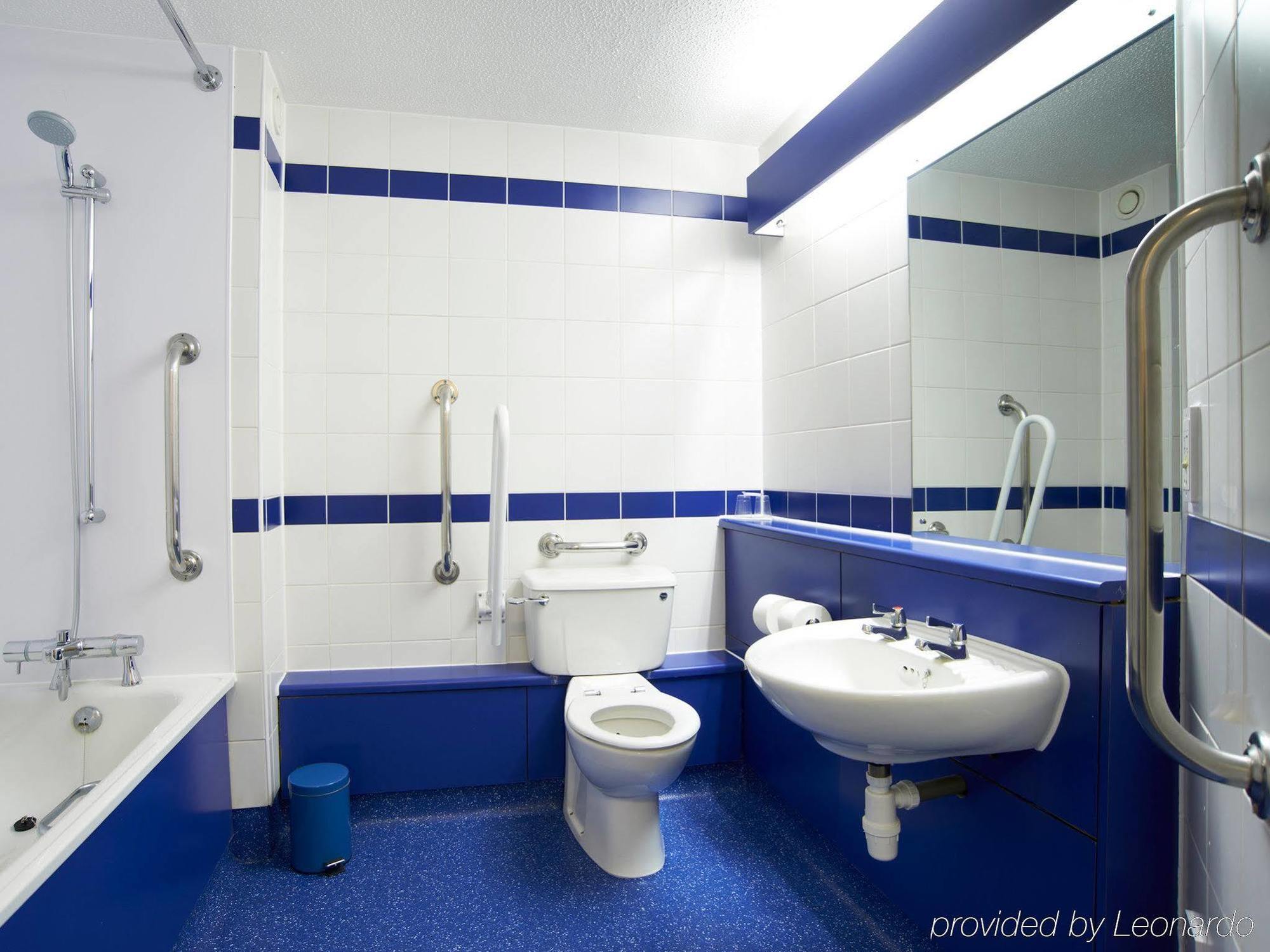 Travelodge Croydon Central エクステリア 写真