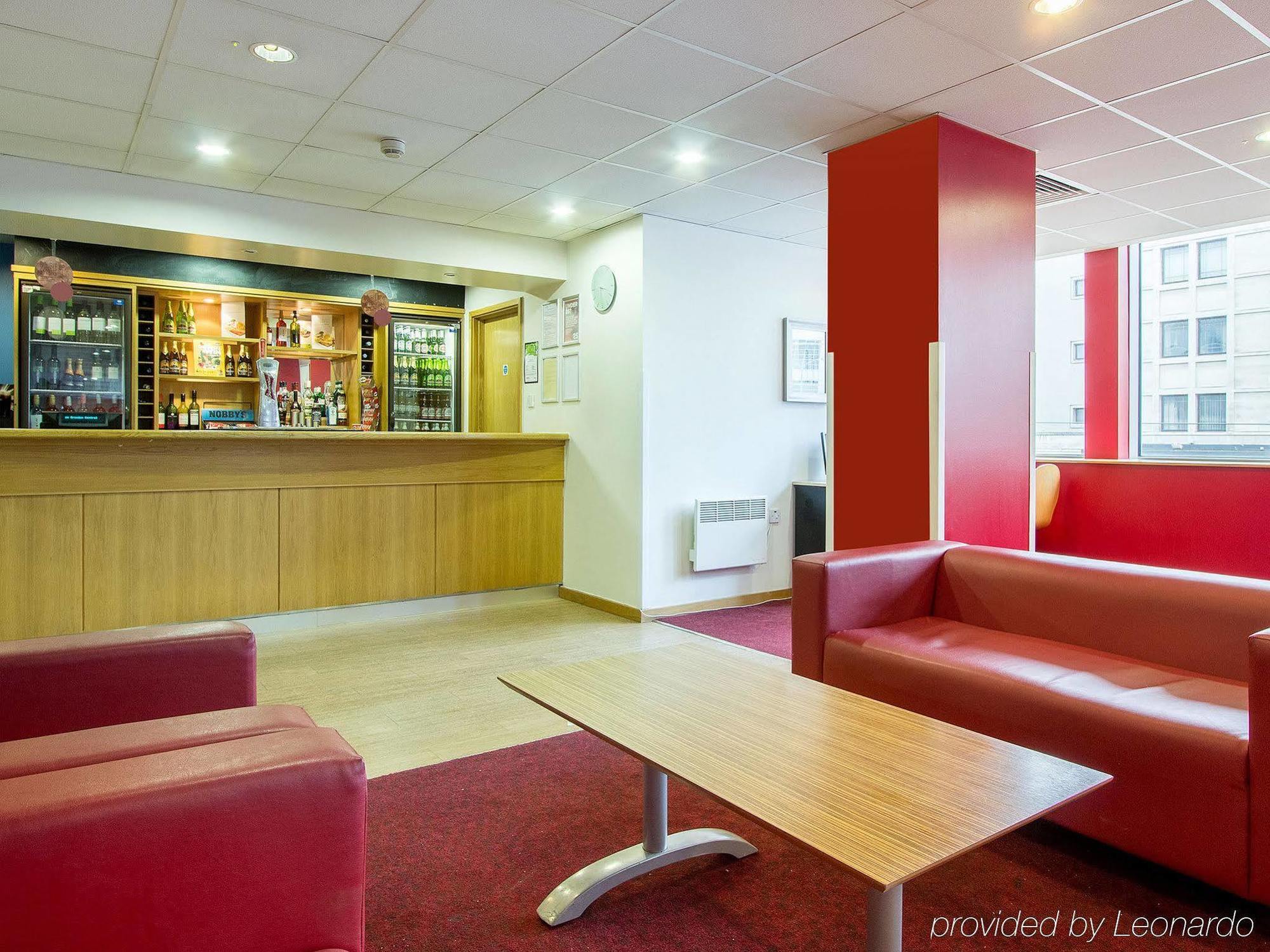 Travelodge Croydon Central エクステリア 写真