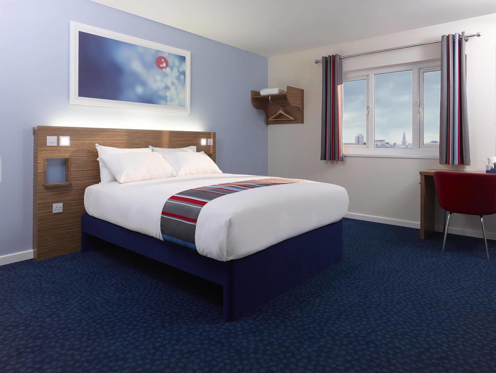 Travelodge Croydon Central エクステリア 写真