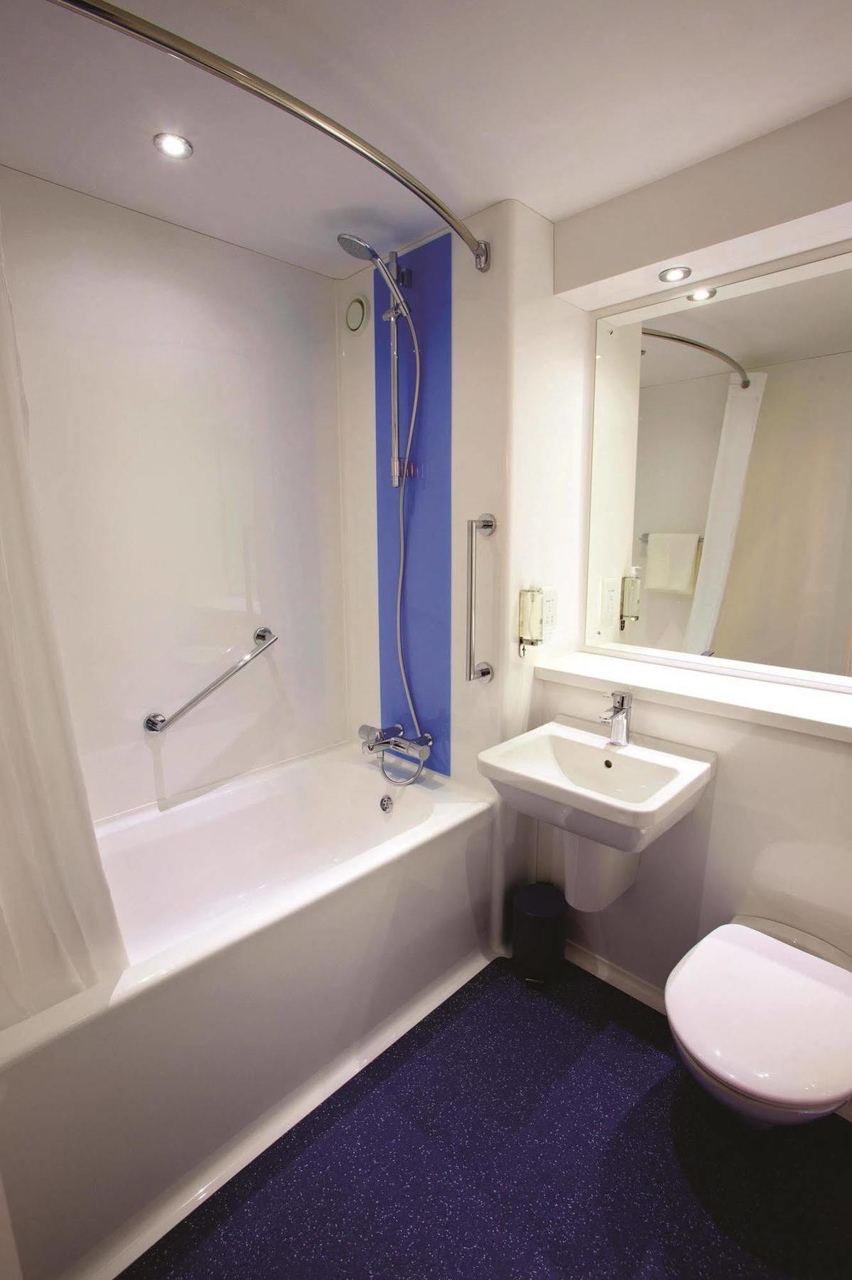 Travelodge Croydon Central エクステリア 写真