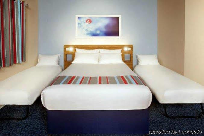 Travelodge Croydon Central エクステリア 写真