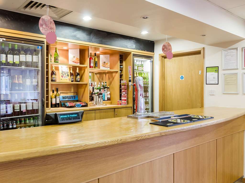 Travelodge Croydon Central レストラン 写真
