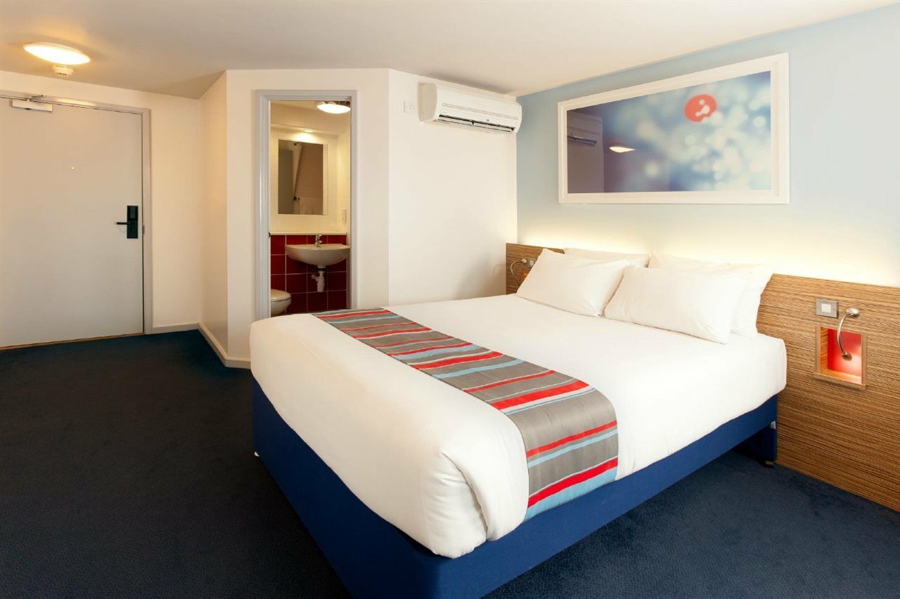 Travelodge Croydon Central エクステリア 写真